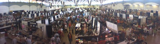 DallasGuitarShowApr2006sm.jpg: 